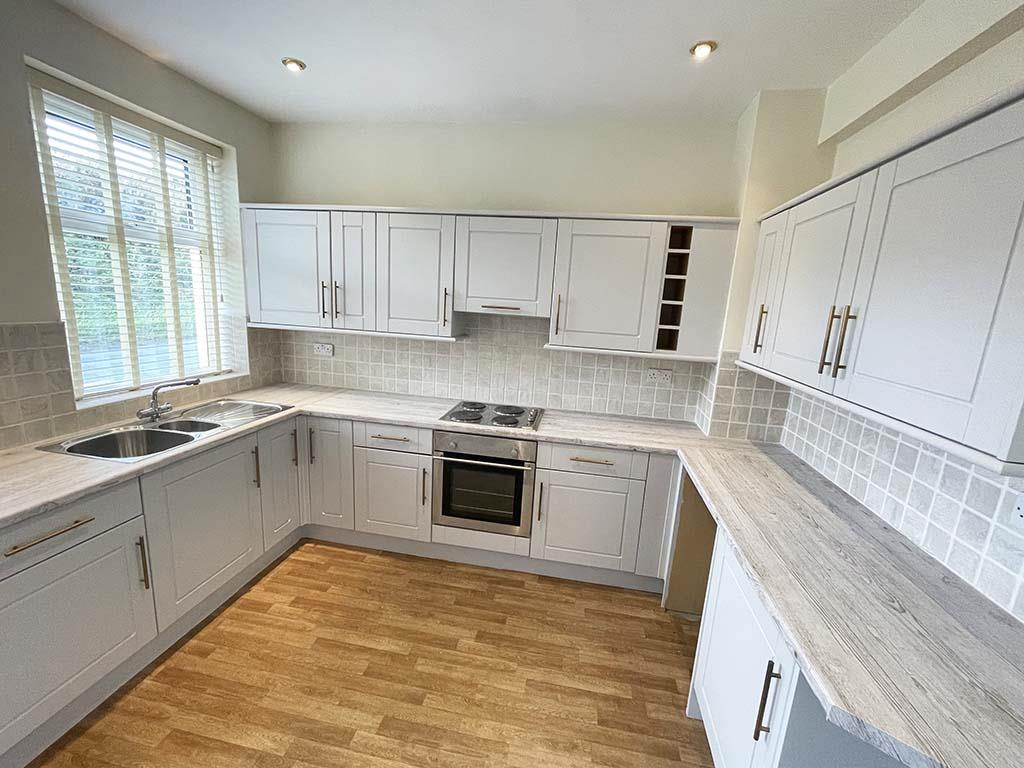 2 bedroom mid terrace house Let Agreed in Barnoldswick - Kitchen